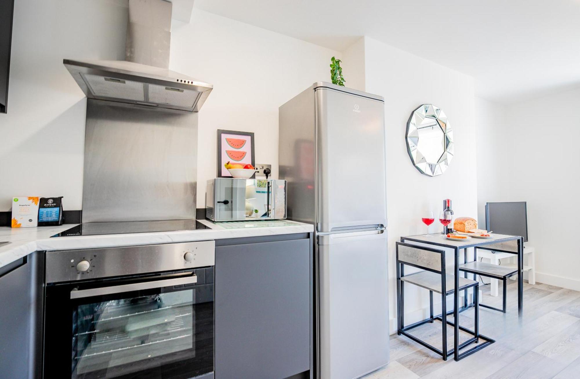 Host & Stay - Croydon Road Apartments เคเทอร์แฮม ภายนอก รูปภาพ