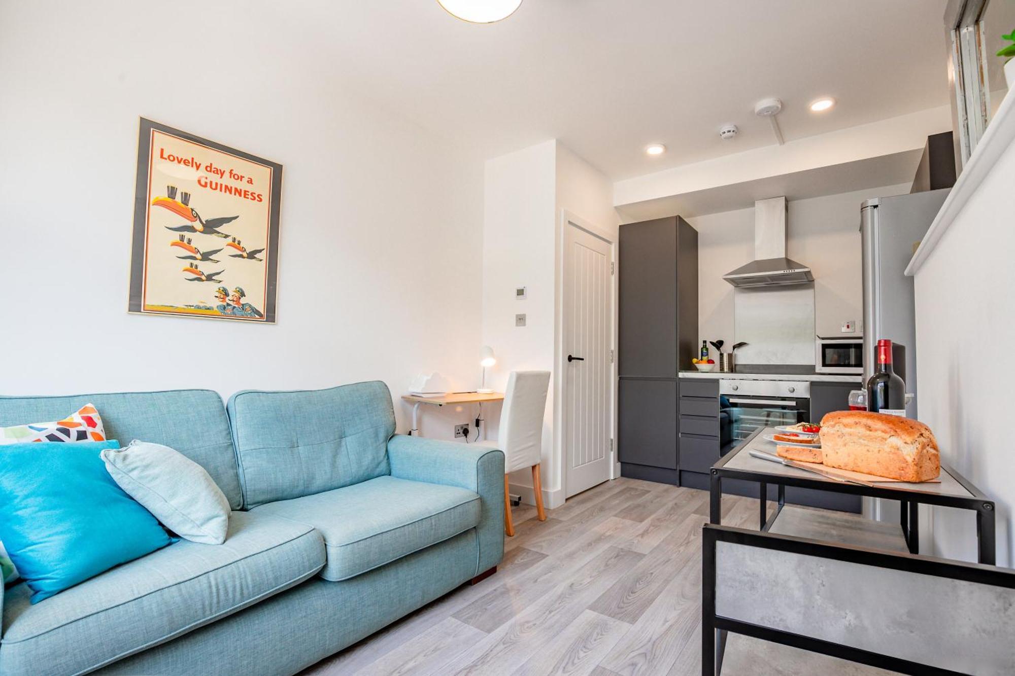 Host & Stay - Croydon Road Apartments เคเทอร์แฮม ภายนอก รูปภาพ