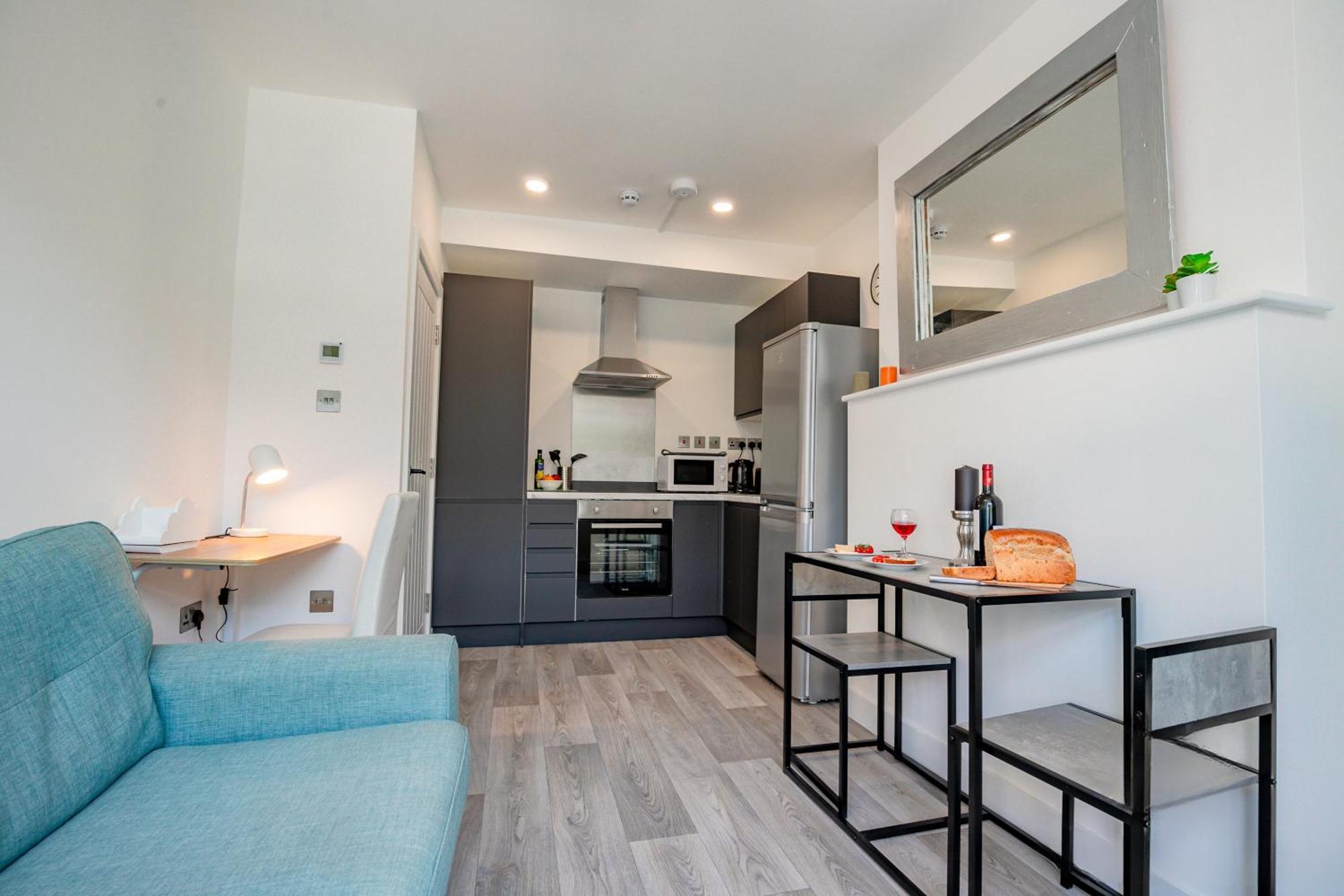 Host & Stay - Croydon Road Apartments เคเทอร์แฮม ภายนอก รูปภาพ